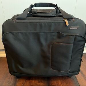 Briggs & Riley Black Expanable Rolling Briefcase Model VBR412X-4